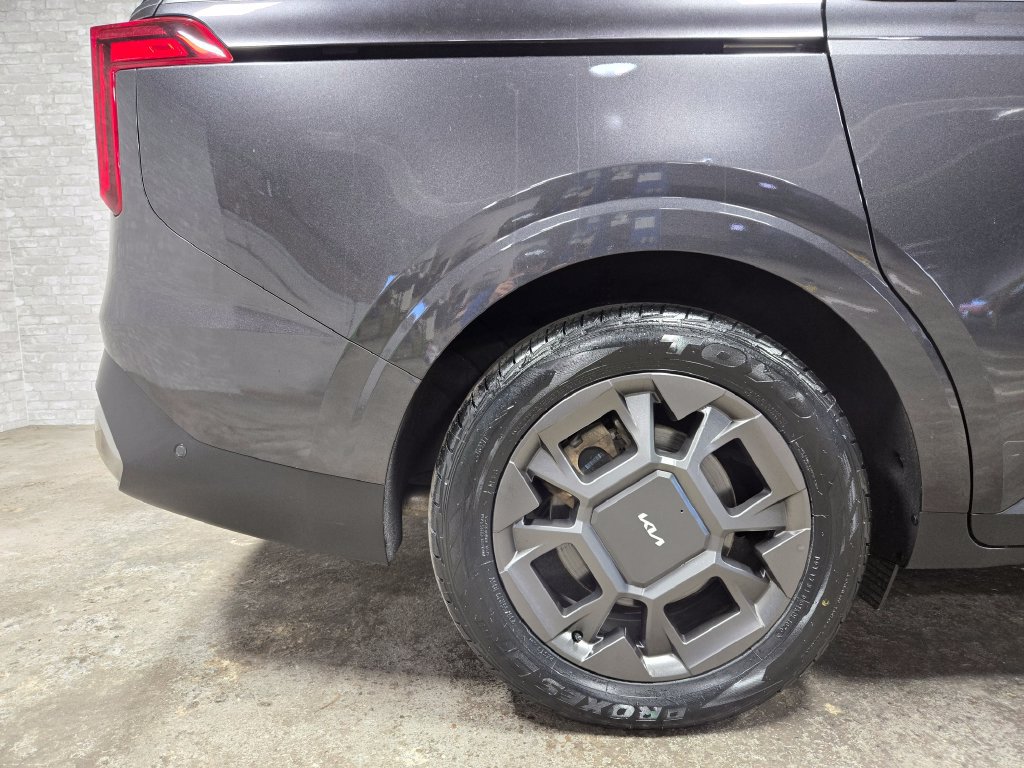 Used 2025 Kia Carnival SX FWD image 66
