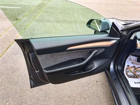 Used 2023 Tesla Model 3 Standard Range image 10