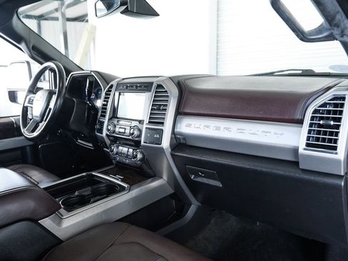 Used 2017 Ford F250 Platinum w/ FX4 Off-Road Package AWD/4WD image 42