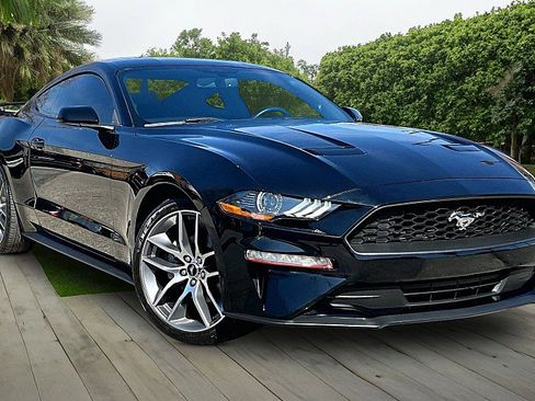 Used 2018 Ford Mustang Coupe image 11