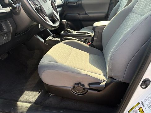 Used 2018 Toyota Tacoma SR w/ SR Convenience Package AWD/4WD image 18