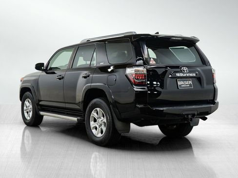 Used 2016 Toyota 4Runner SR5 AWD/4WD image 3