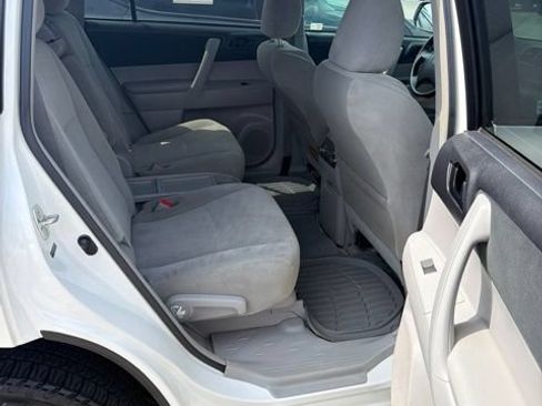 Used 2010 Toyota Highlander 4WD image 30
