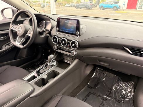 Used 2024 Nissan Sentra SV FWD image 13