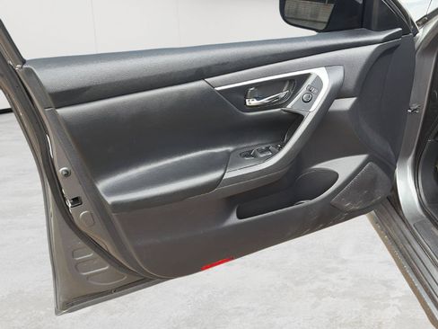 Used 2016 Nissan Altima 2.5 SR FWD image 12