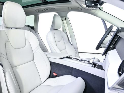 New 2026 Volvo XC60 B5 Ultra w/ Protection Package Premier image 23