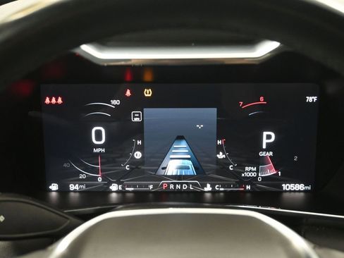 Used 2024 GMC Canyon Elevation w/ Convenience Package image 10