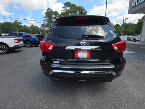 Used 2018 Nissan Pathfinder SV FWD image 8