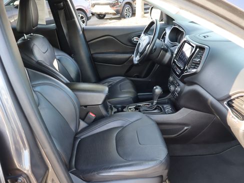 Used 2020 Jeep Cherokee Limited FWD image 36