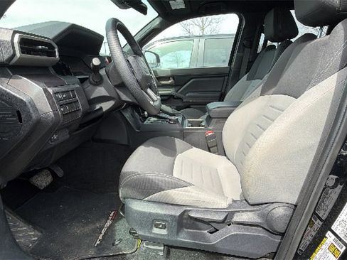 Used 2025 Toyota Tacoma TRD Off-Road image 12