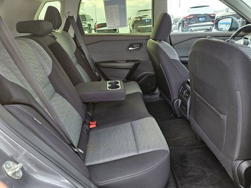 Used 2023 Nissan Rogue SV image 30