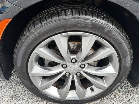 Used 2016 Chrysler 200 S image 9