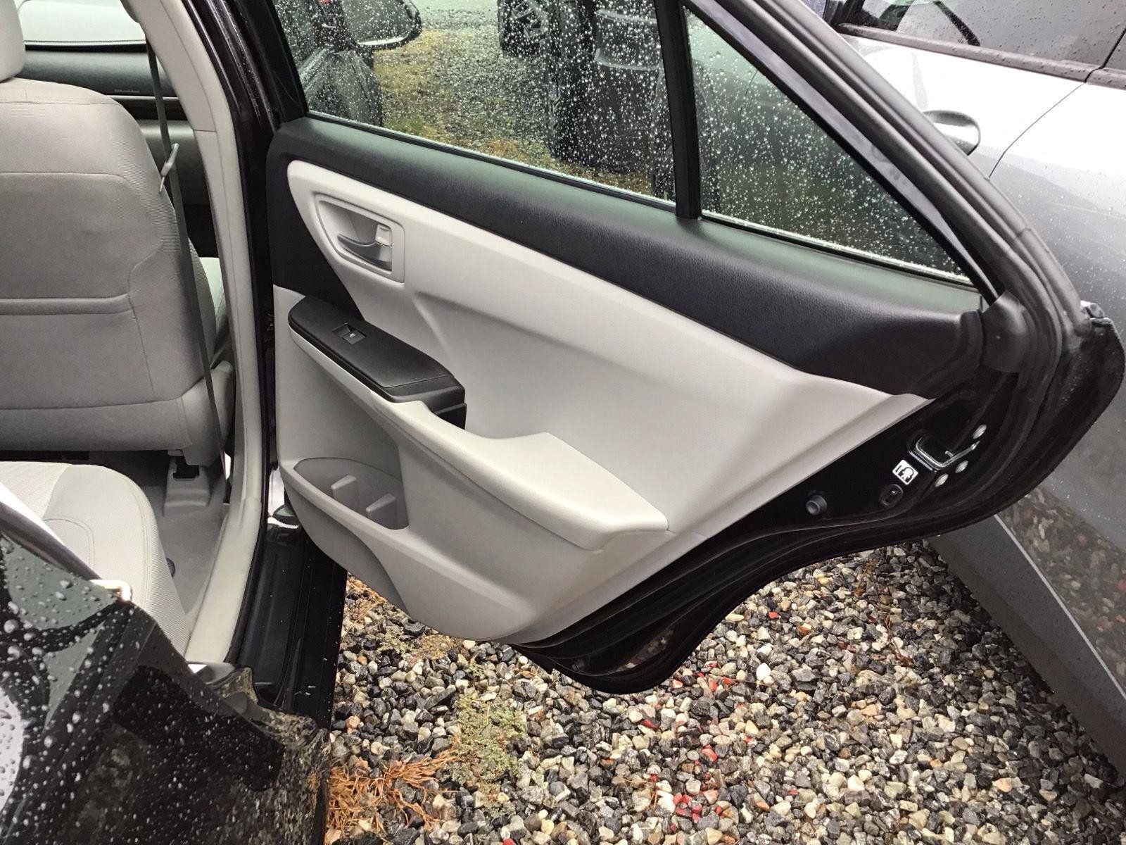 Used 2015 Toyota Camry LE FWD image 6