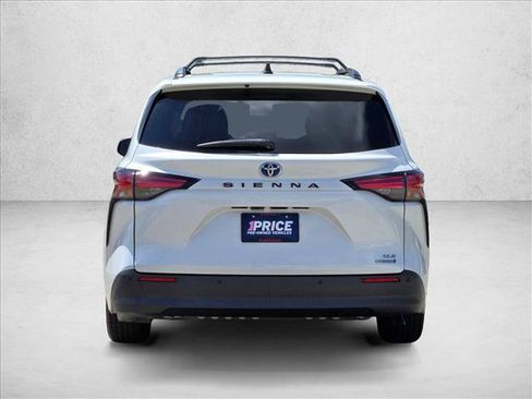 Used 2021 Toyota Sienna XLE FWD image 6