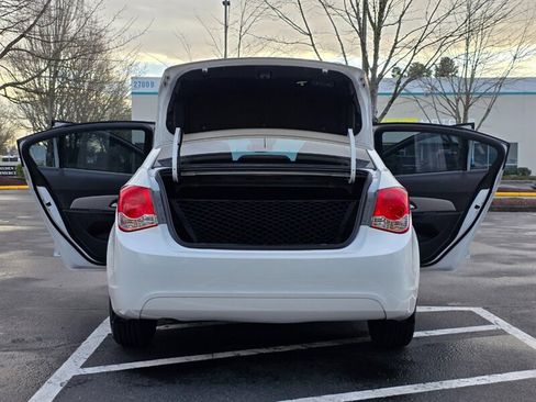 Used 2013 Chevrolet Cruze LS image 23