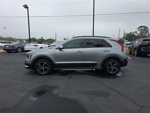 Used 2024 Kia Niro EX image 7
