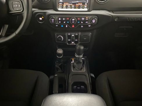 Used 2023 Jeep Wrangler Unlimited w/ Sun & Screen Package AWD/4WD image 13