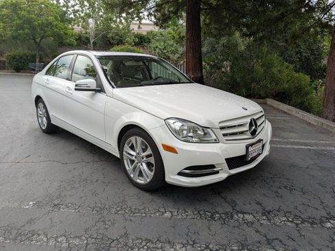 Used 2013 Mercedes-Benz C 300 Sport image 3
