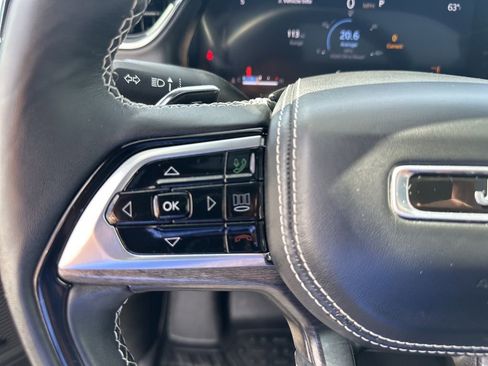 Used 2024 Jeep Grand Cherokee L Overland w/ Advanced Protech Group III image 15