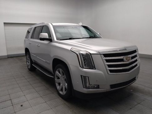 Used 2018 Cadillac Escalade Luxury RWD image 13
