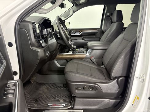 Used 2025 Chevrolet Silverado 1500 LT AWD/4WD image 14