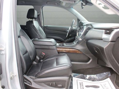 Used 2017 Chevrolet Suburban LT AWD/4WD image 22