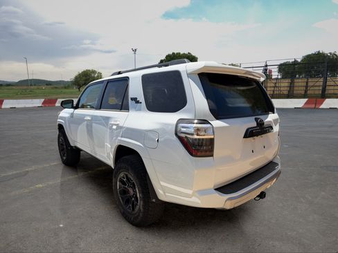 Used 2023 Toyota 4Runner TRD Off-Road Premium w/ Off Road Premium Plus Package AWD/4WD image 4