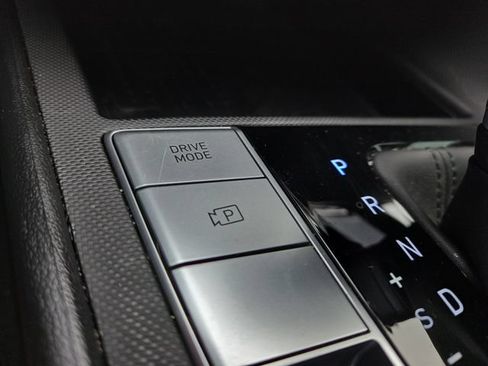 Certified 2022 Hyundai Elantra Limited FWD image 14
