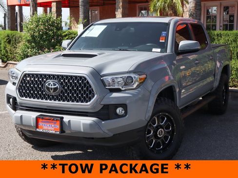 Used 2019 Toyota Tacoma TRD Sport image 4
