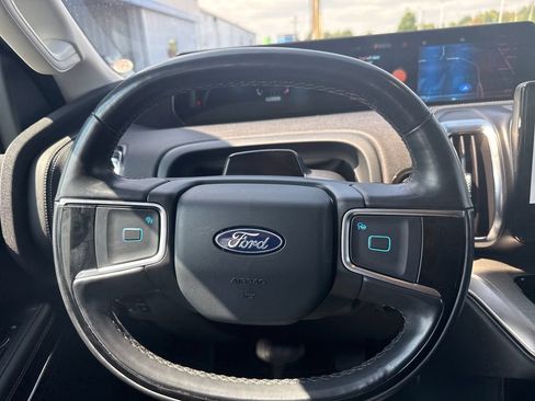 Used 2025 Ford Expedition Platinum AWD/4WD image 27