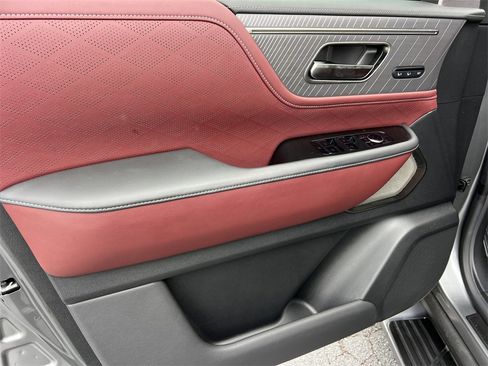 Used 2025 INFINITI QX80 Autograph w/ Premium Cargo Package image 8