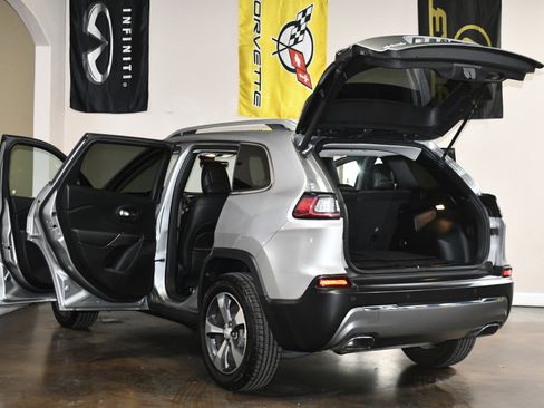 Used 2019 Jeep Cherokee Limited image 92