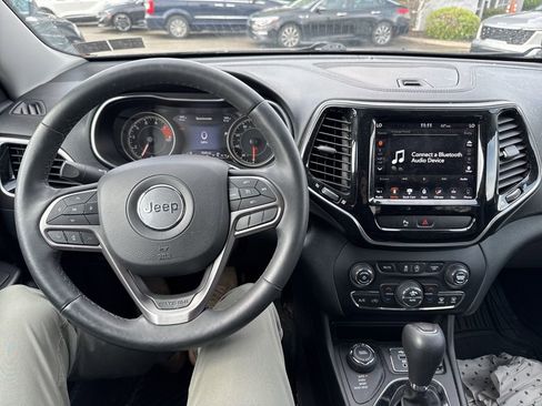 Used 2019 Jeep Cherokee Limited image 6
