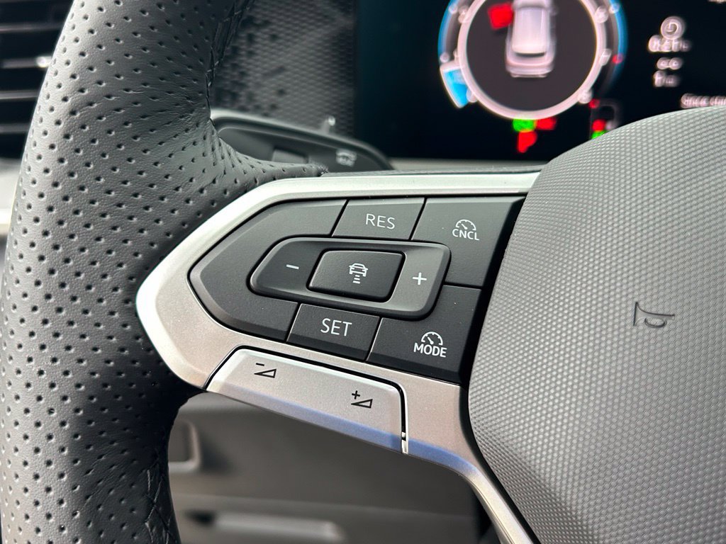New 2026 Volkswagen Tiguan SE R-Line FWD image 20