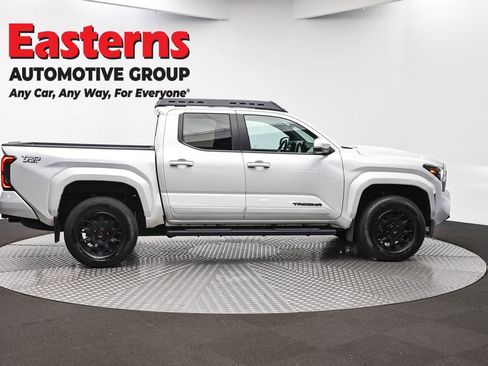 Used 2024 Toyota Tacoma TRD Sport w/ TRD Sport Upgrade Package AWD/4WD image 4