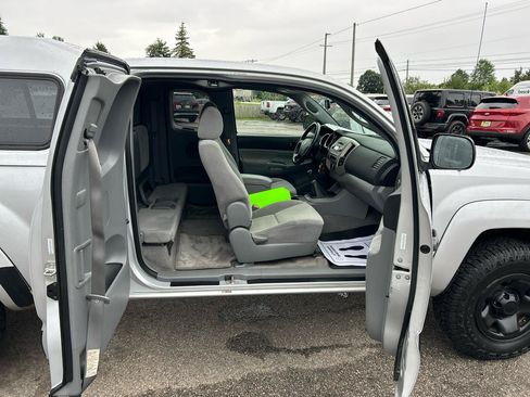 Used 2005 Toyota Tacoma PreRunner RWD image 19