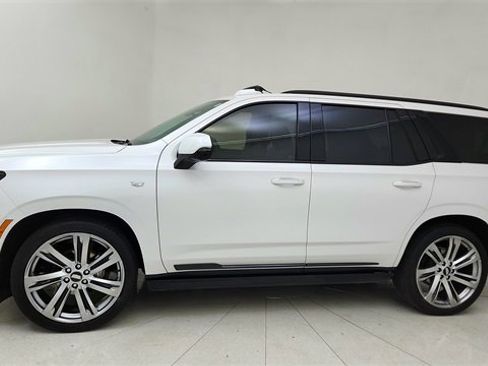 Used 2025 Cadillac Escalade Sport w/ Touring Package image 3