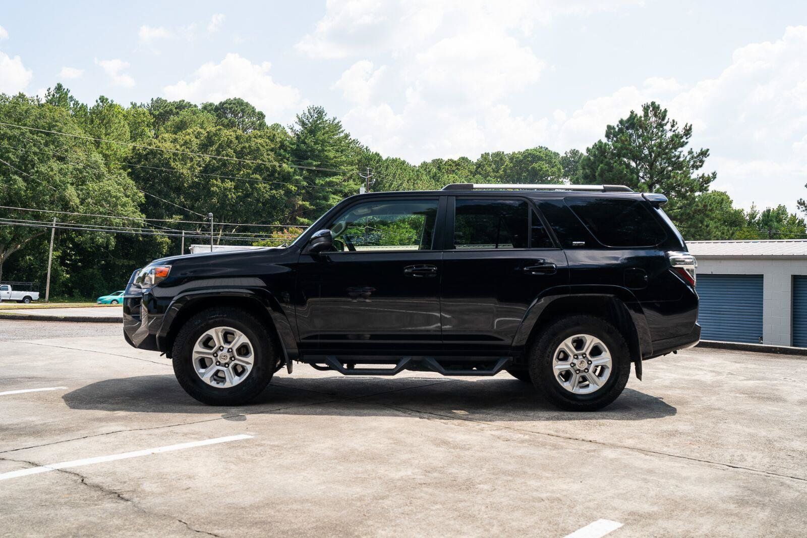 Used 2021 Toyota 4Runner SR5 RWD image 4