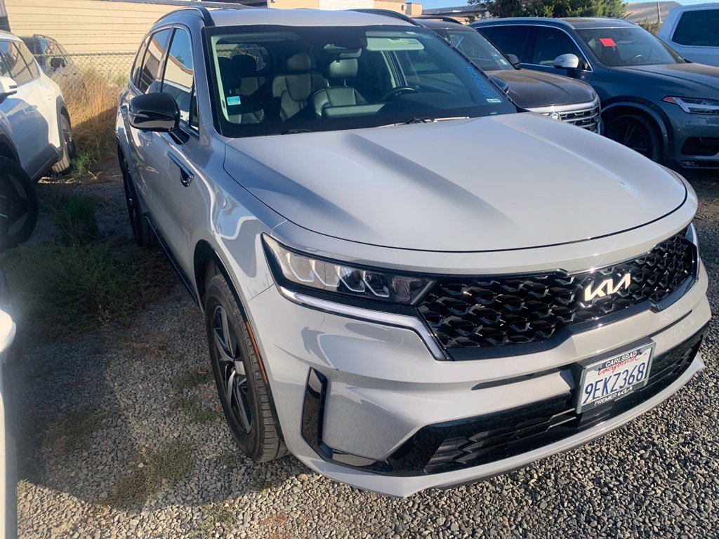 Certified 2022 Kia Sorento EX FWD image 4