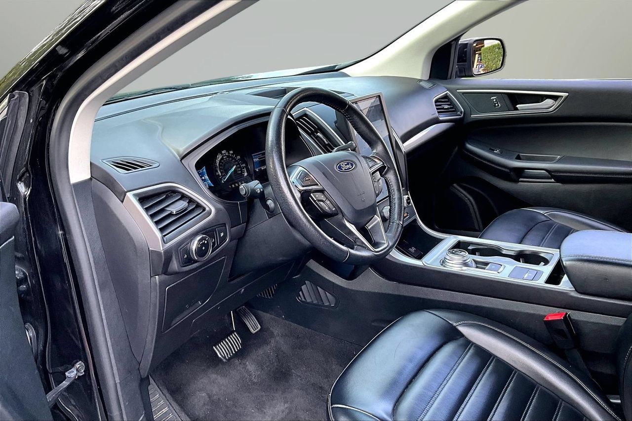 Used 2024 Ford Edge SEL AWD/4WD image 17