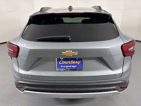 Used 2024 Chevrolet Trax LT image 8