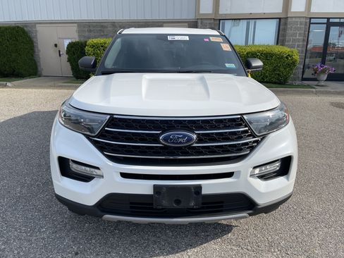 Used 2020 Ford Explorer XLT w/ Equipment Group 202A AWD/4WD image 9