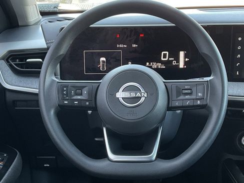 Used 2025 Nissan Kicks SV image 21