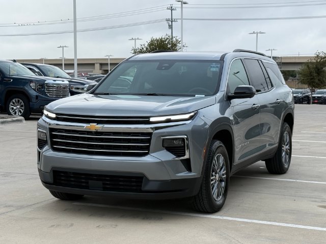 Used 2026 Chevrolet Traverse LT w/ Driver Confidence Package FWD image 7