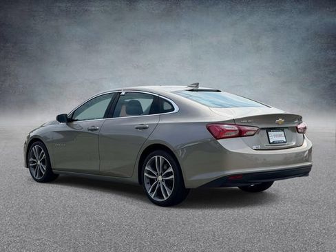Used 2022 Chevrolet Malibu LT FWD image 4