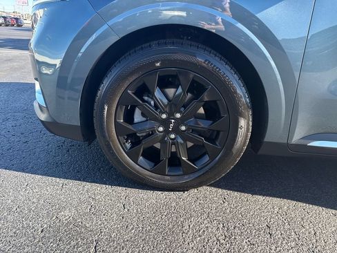 Used 2022 Kia Carnival SX FWD image 30