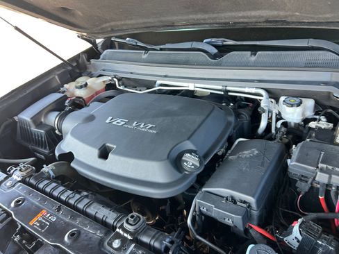 Used 2019 Chevrolet Colorado ZR2 w/ ZR2 Midnight Special Edition image 15