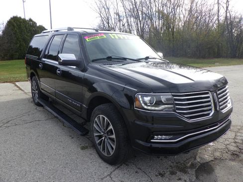 Used 2017 Lincoln Navigator L Select image 5