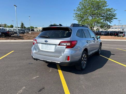 Used 2016 Subaru Outback 2.5i Limited AWD/4WD image 6