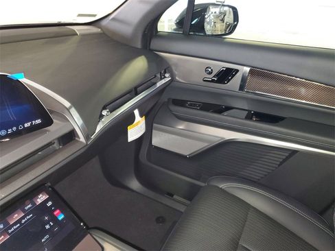 New 2026 Cadillac Vistiq Luxury image 21